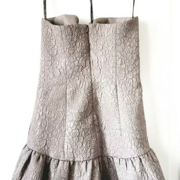 Vera Wang White Collection, Grey Strapless Flower dress, size 0 - Picture 3 of 6